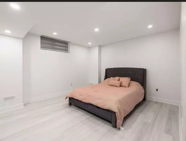 Brampton, ON L6X 2M2,49 Royal West Dr DR #Basement