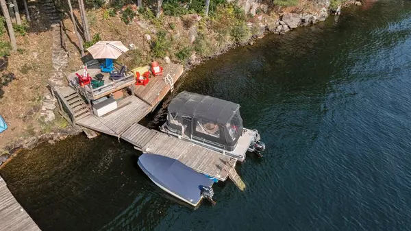 Muskoka Lakes, ON L0K 1E0,21 SEVERN RIVER SR406 N/A
