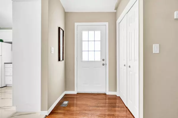 Hamilton, ON L8H 1L2,1186 Dunsmure RD