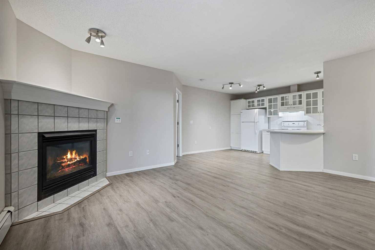Calgary, AB T3H 3K7,10 Sierra Morena Mews SW #218