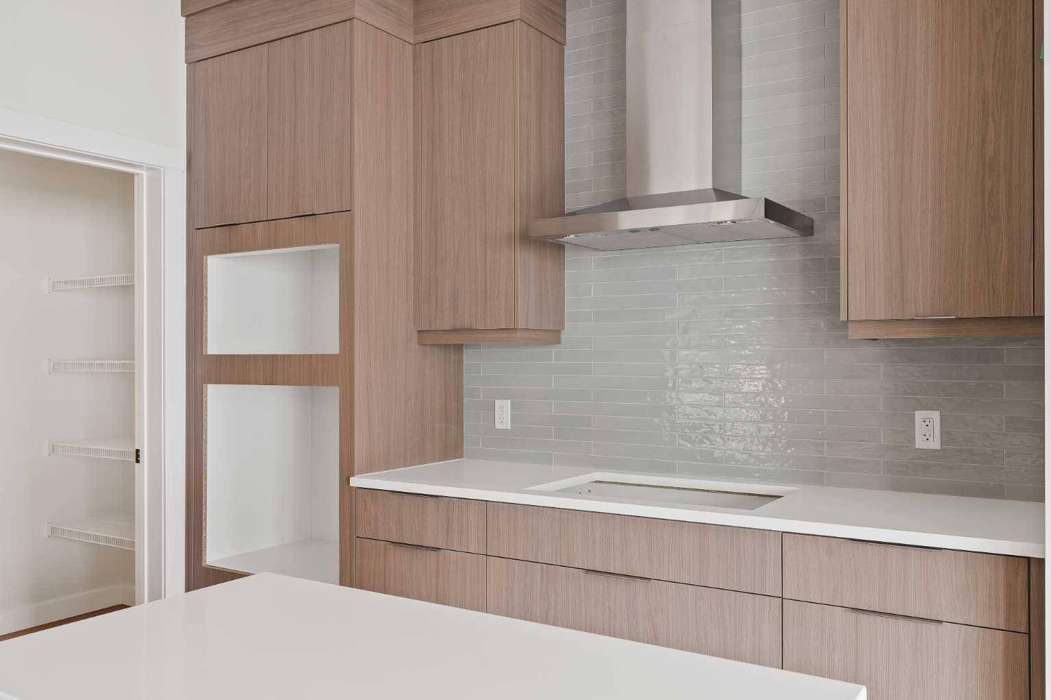 Calgary, AB T2X 5L9,83 Silver Spruce Bay SW
