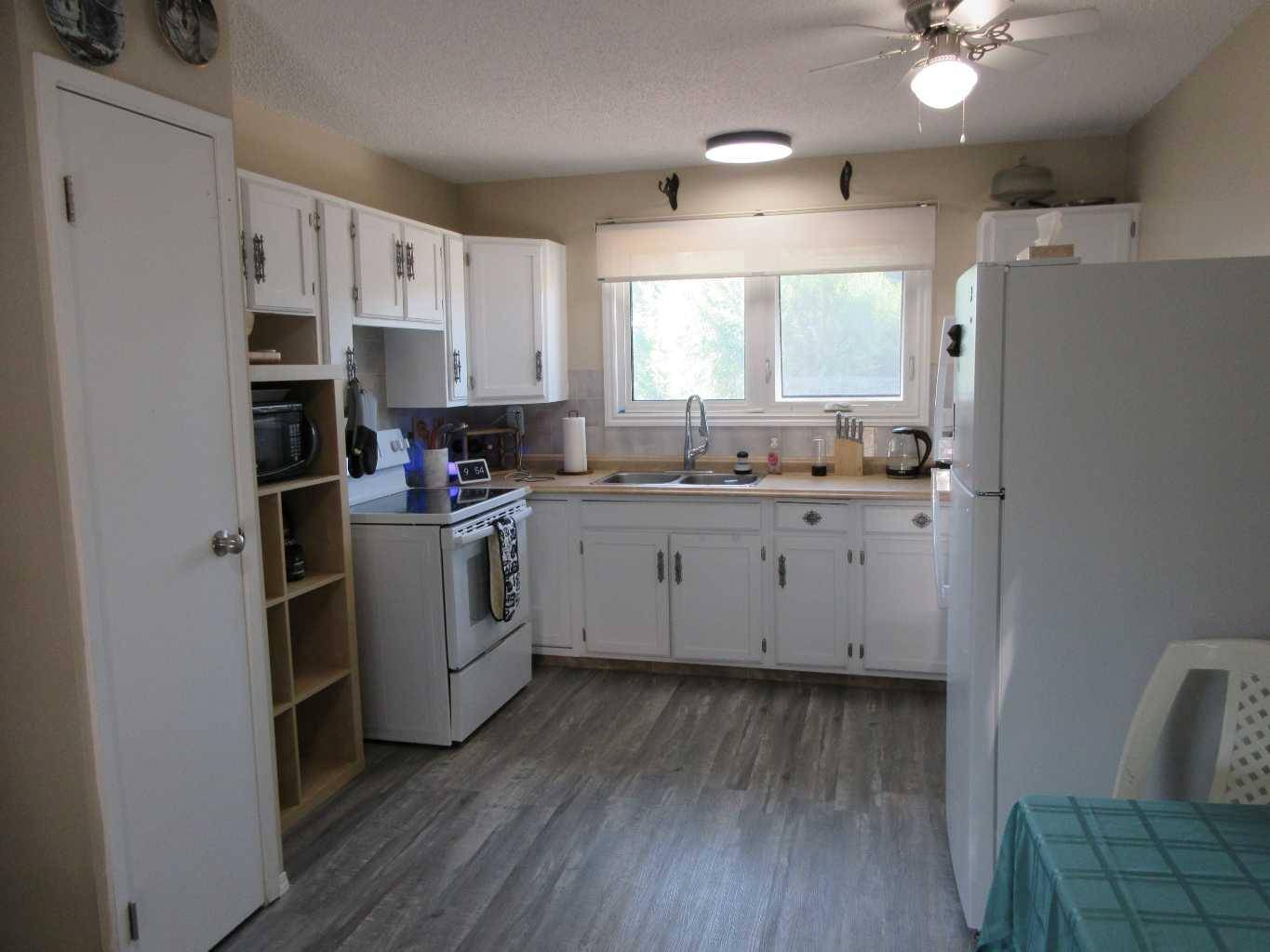 Medicine Hat, AB T1C 1H6,581 21 ST Northeast