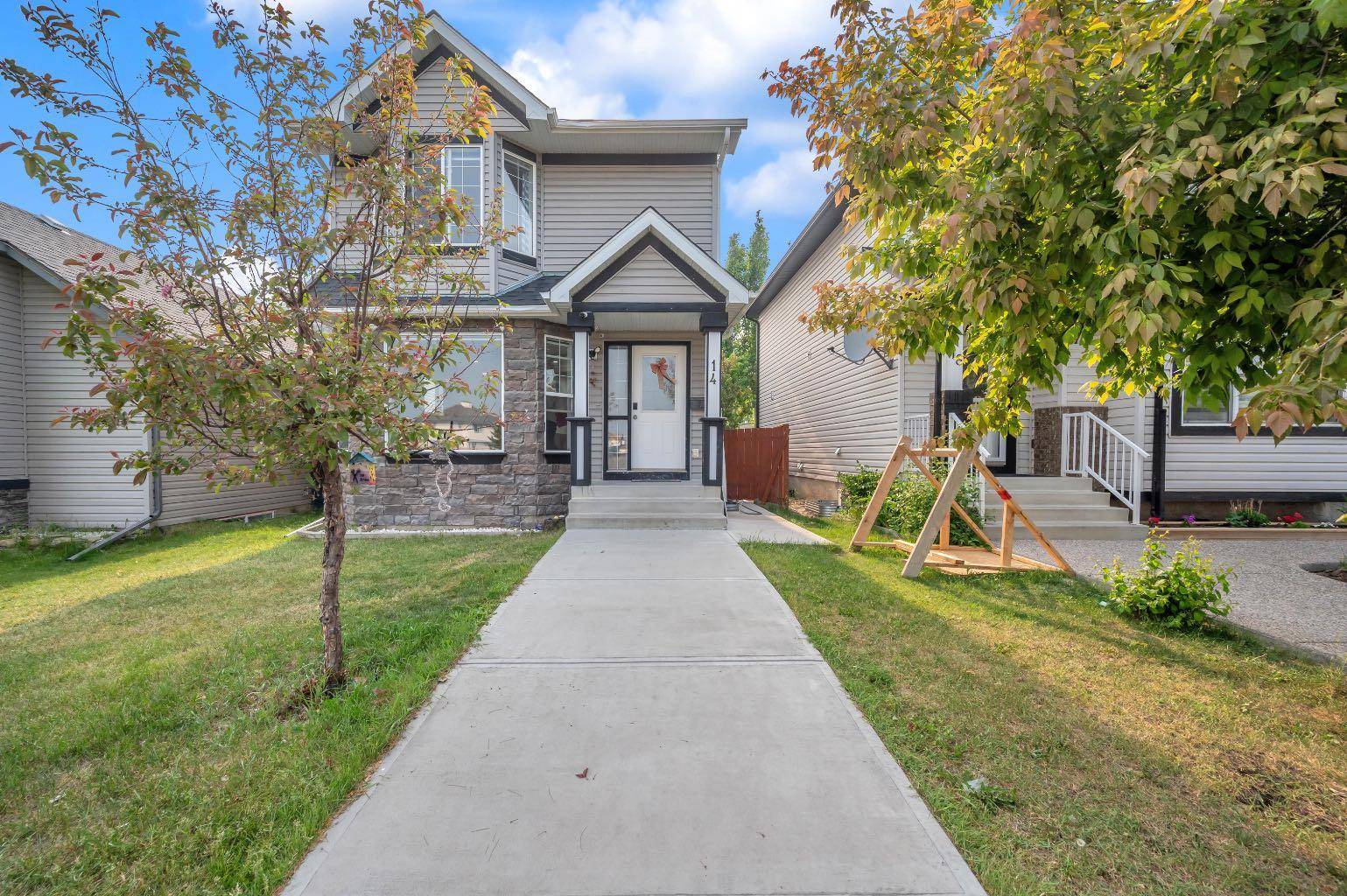 14 Tarington PL Northeast, Calgary, AB T3J 4V9