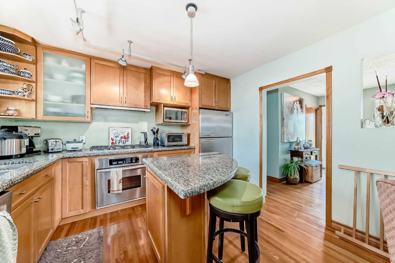 Calgary, AB t3c3k5,52 Windermere RD Southwest