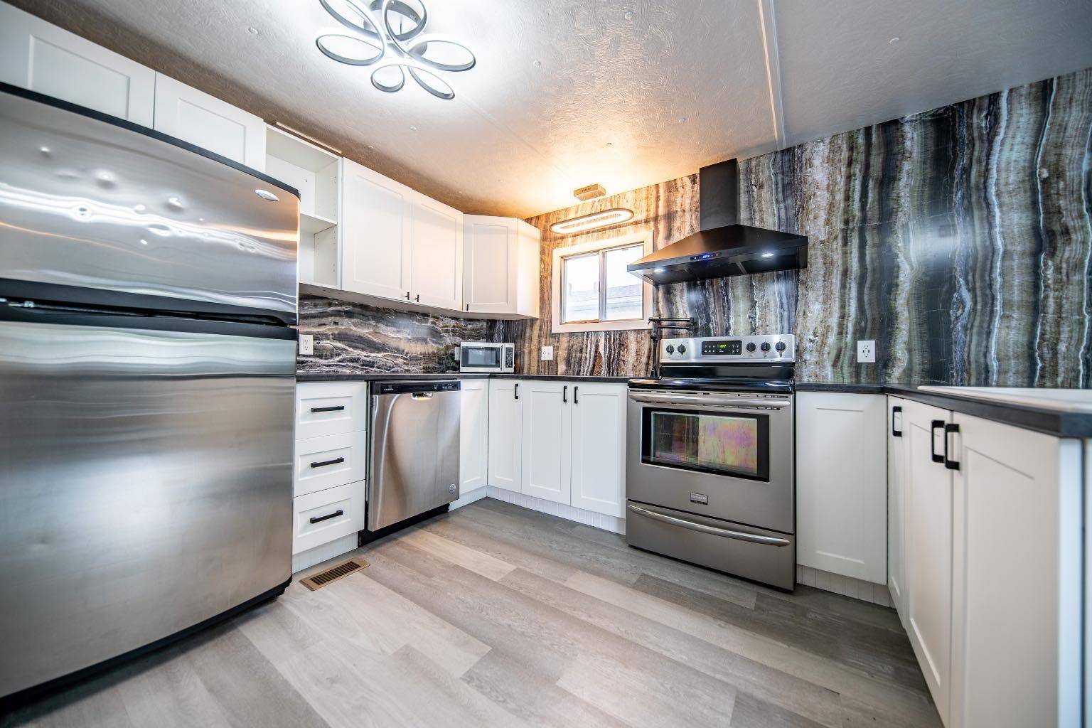 Grande Prairie, AB T8V 2N9,8060 100 ST #70