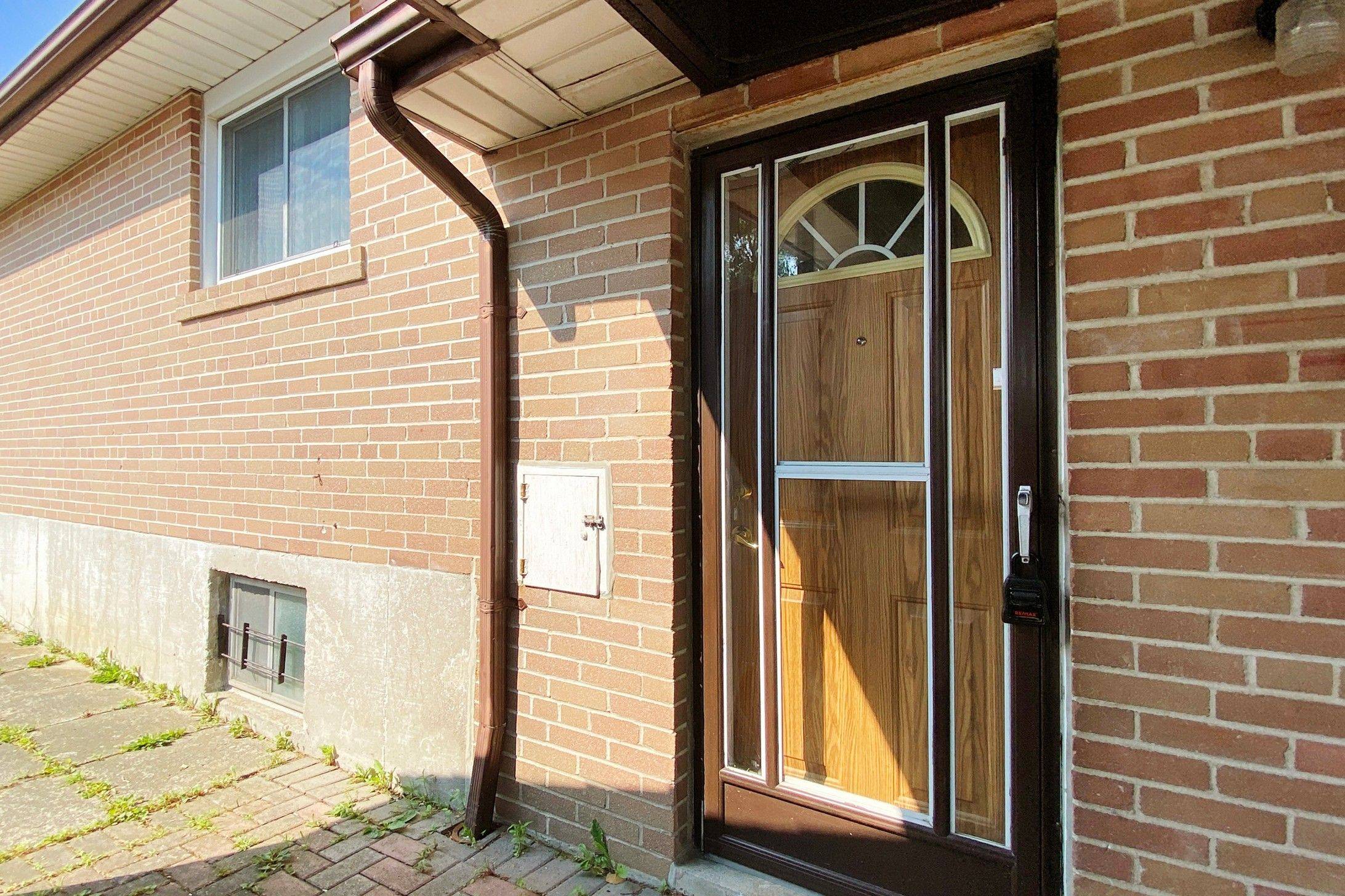Toronto C15, ON M2J 2G8,15 Nymark AVE