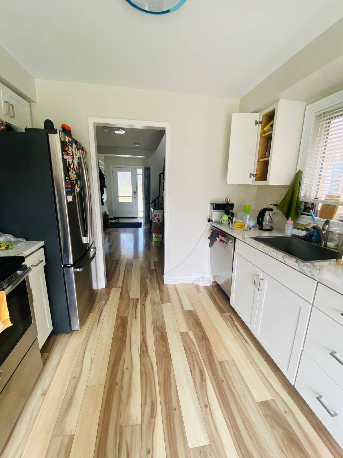 Whitby, ON L1R 1Z2,23 Winterberry DR