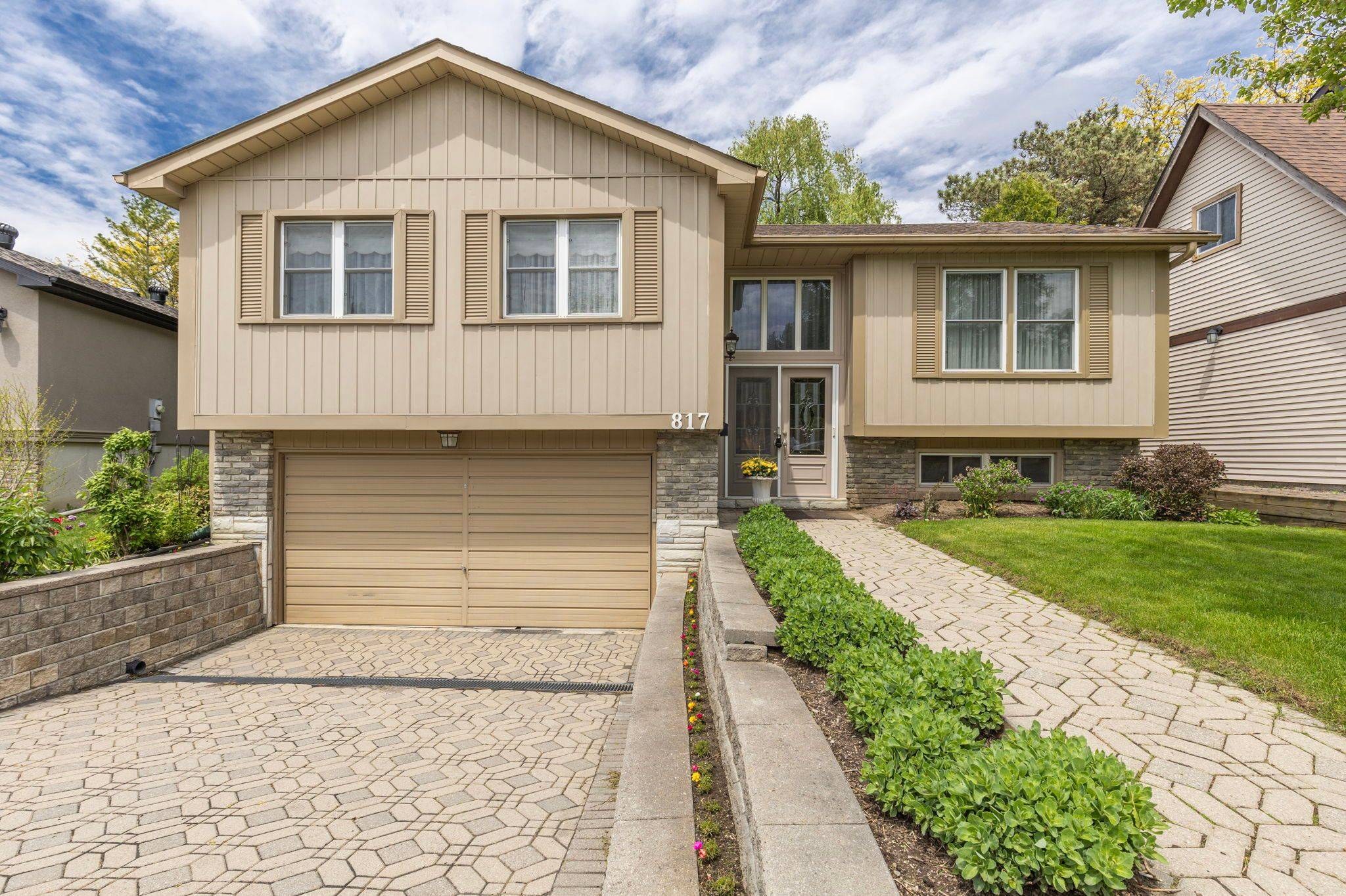 817 Elgin ST, Newmarket, ON L3Y 3B9