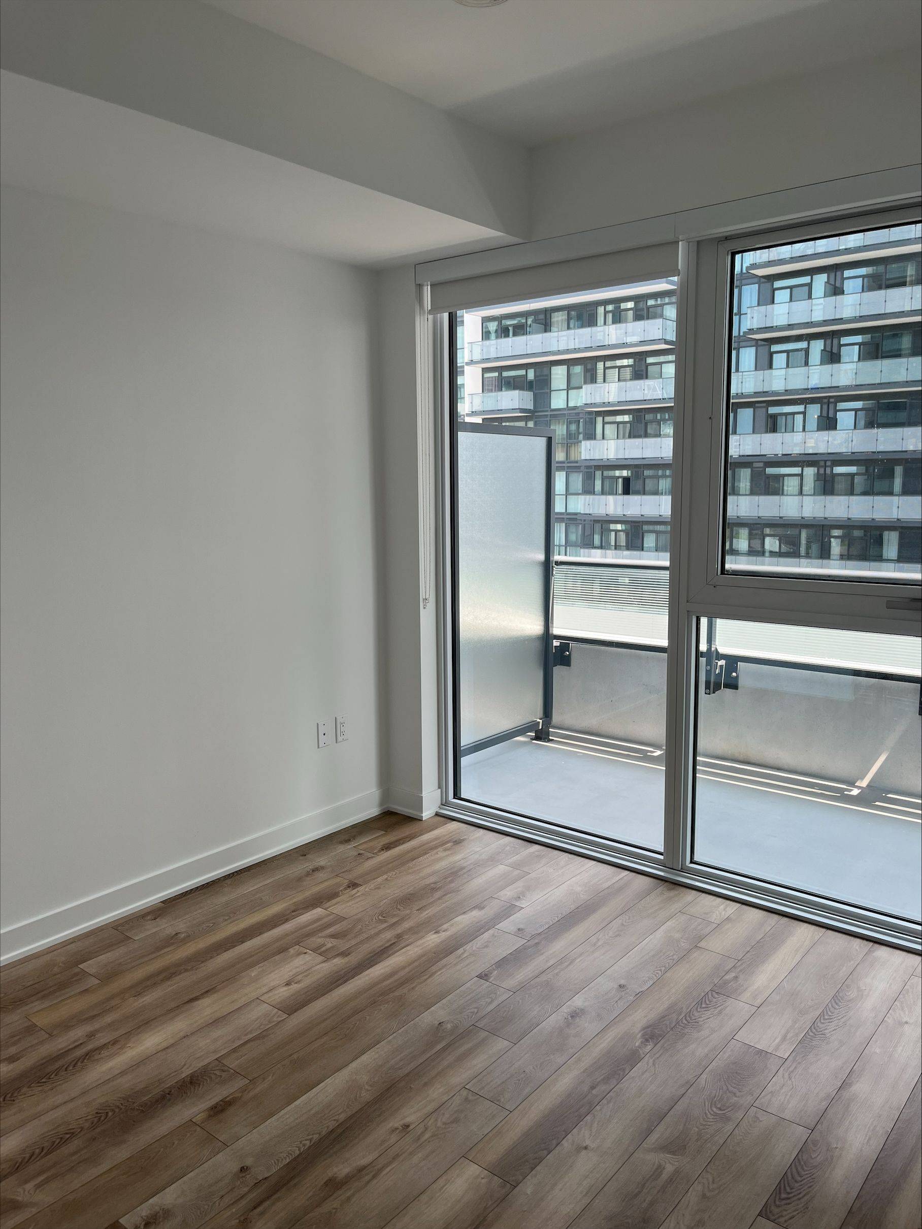 Richmond Hill, ON L4B 0H5,95 Oneida CRES #1207