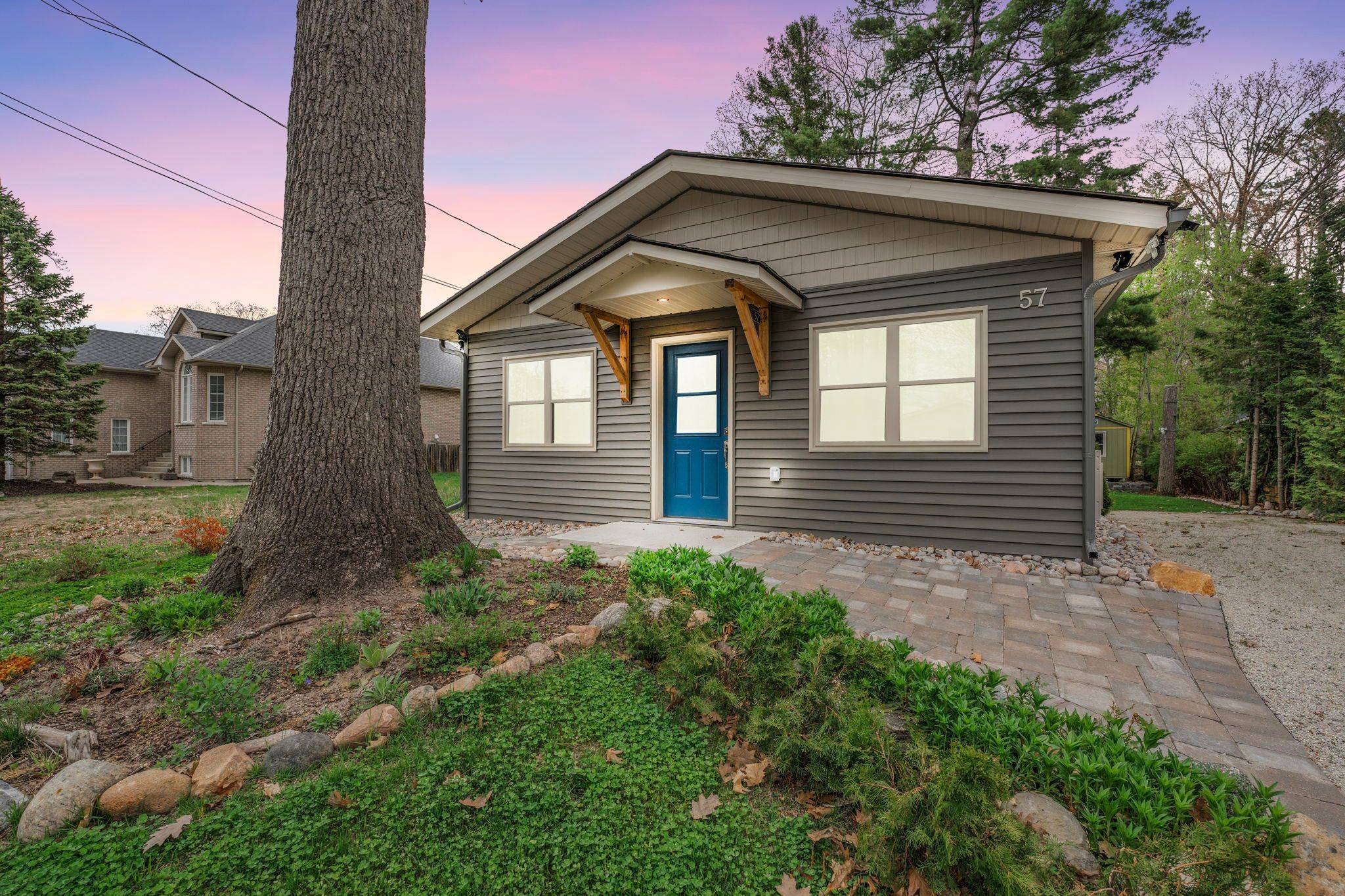 Wasaga Beach, ON L9Z 2L2,57 LAIDLAW ST