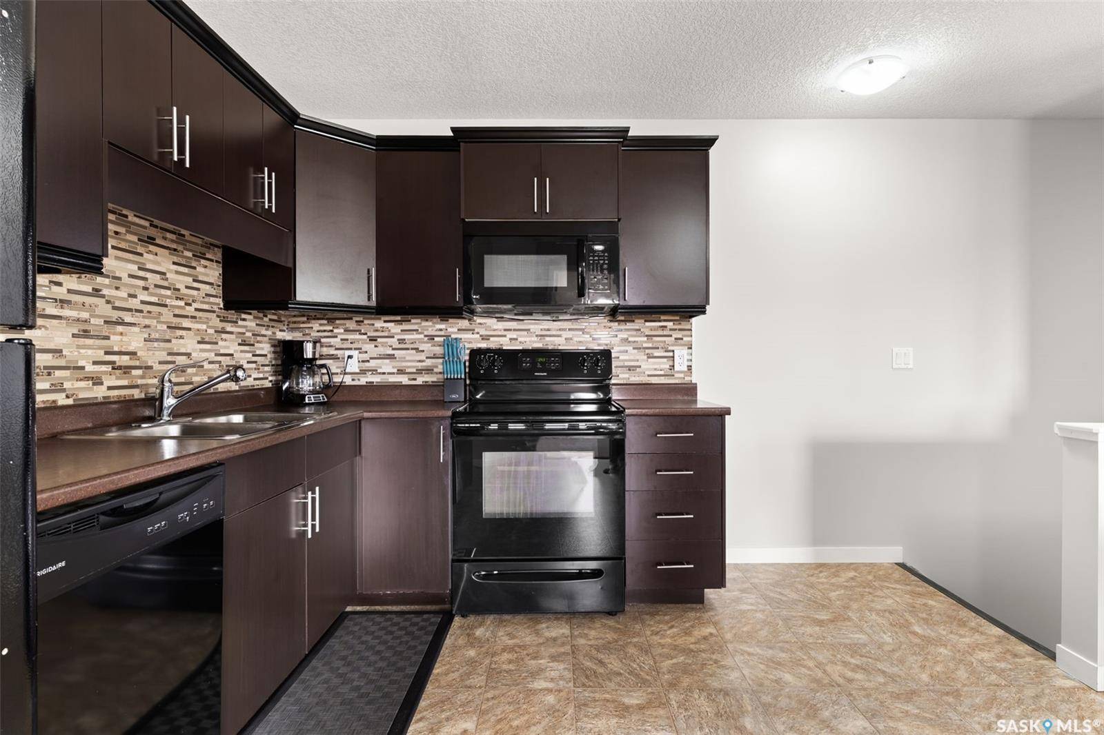 Regina, SK S4W 0B9,5031 James Hill ROAD #55