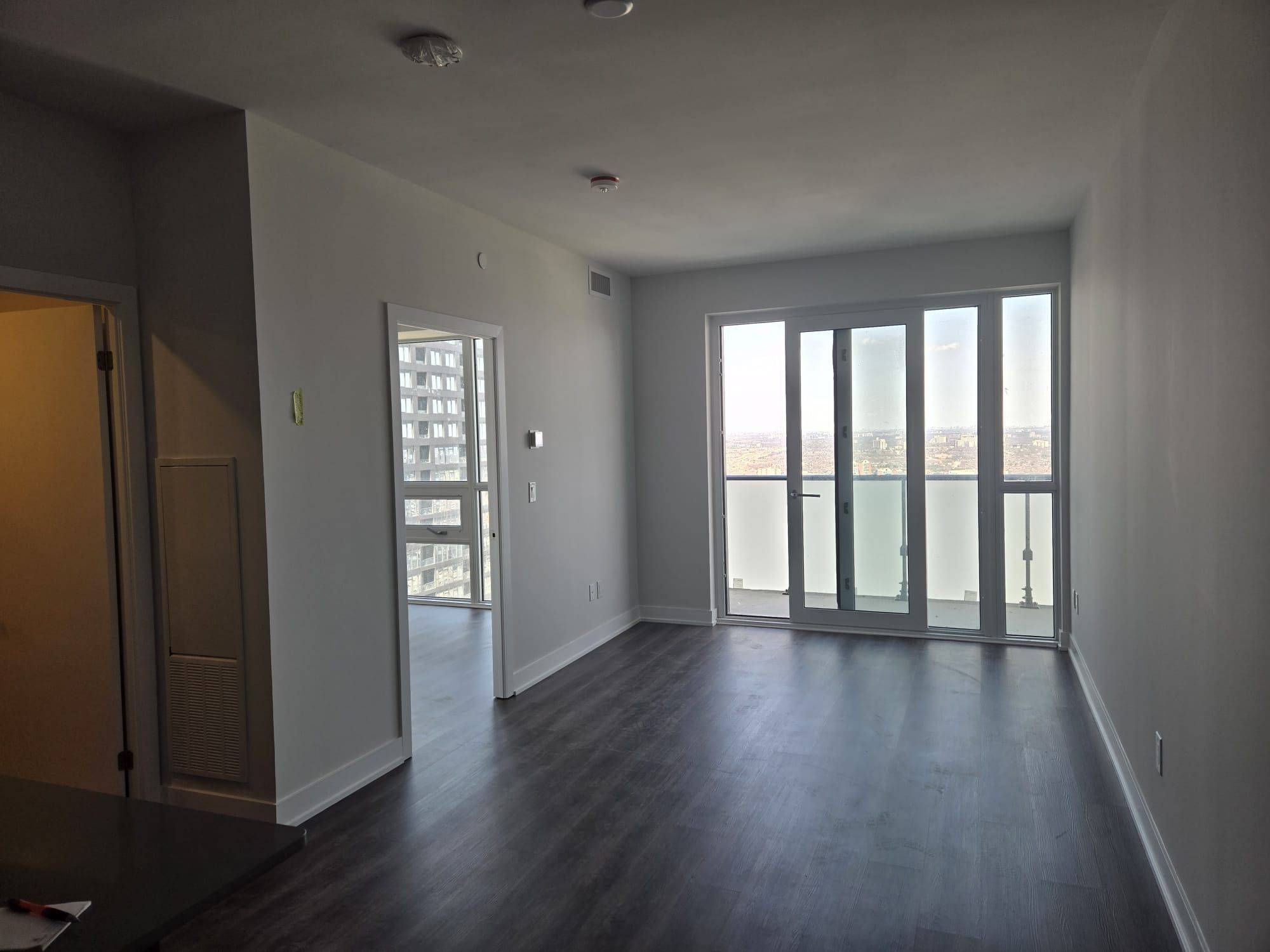 Mississauga, ON L5B 0L6,430 Square One DR #4201