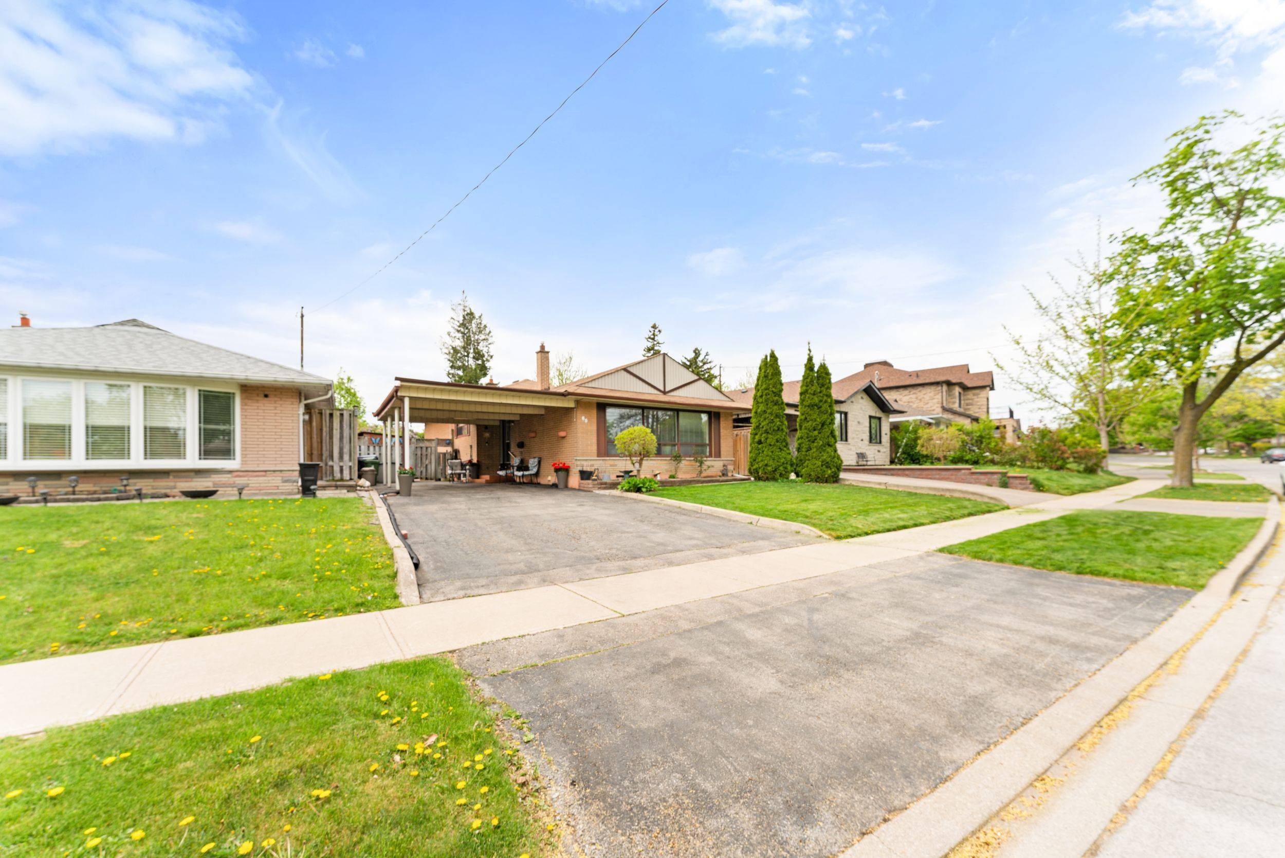 Toronto W10, ON M9V 2W5,65 Barkwin DR
