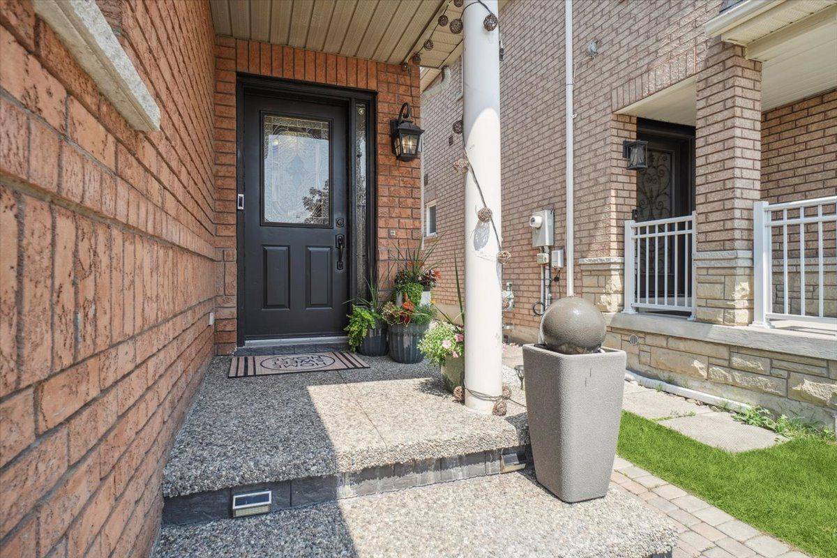 Mississauga, ON L5M 7M8,3433 Sunlight ST