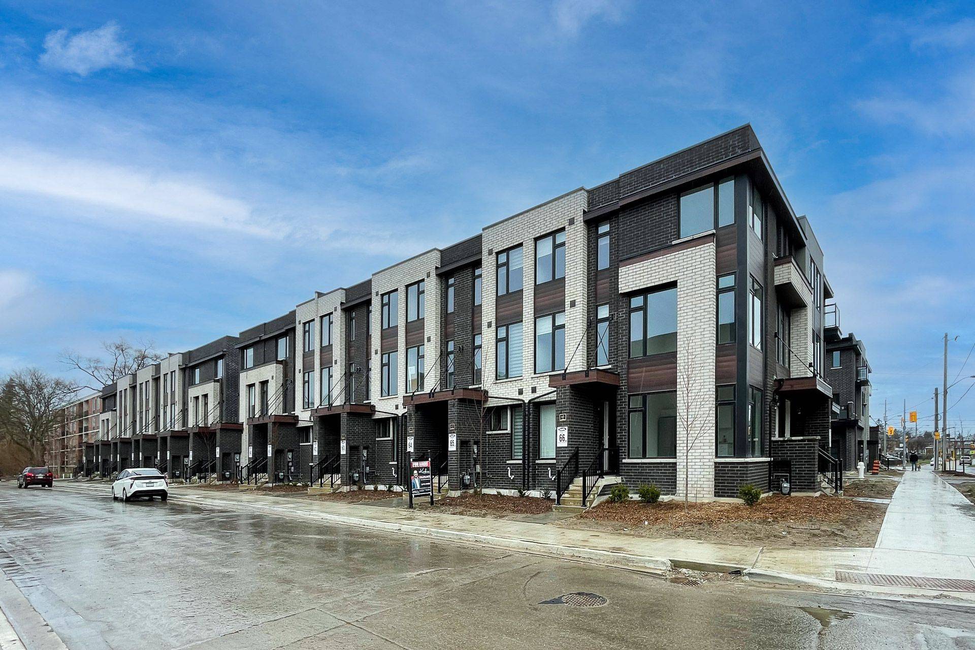 59 Creekbank RD, Toronto W04, ON M6L 0A3