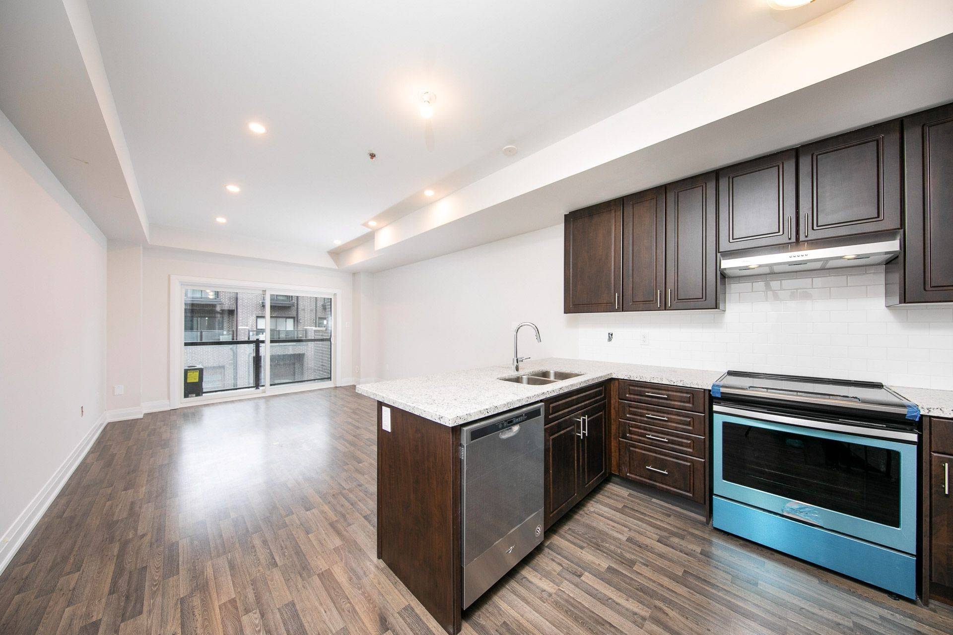 Toronto W04, ON M6L 0A3,59 Creekbank RD