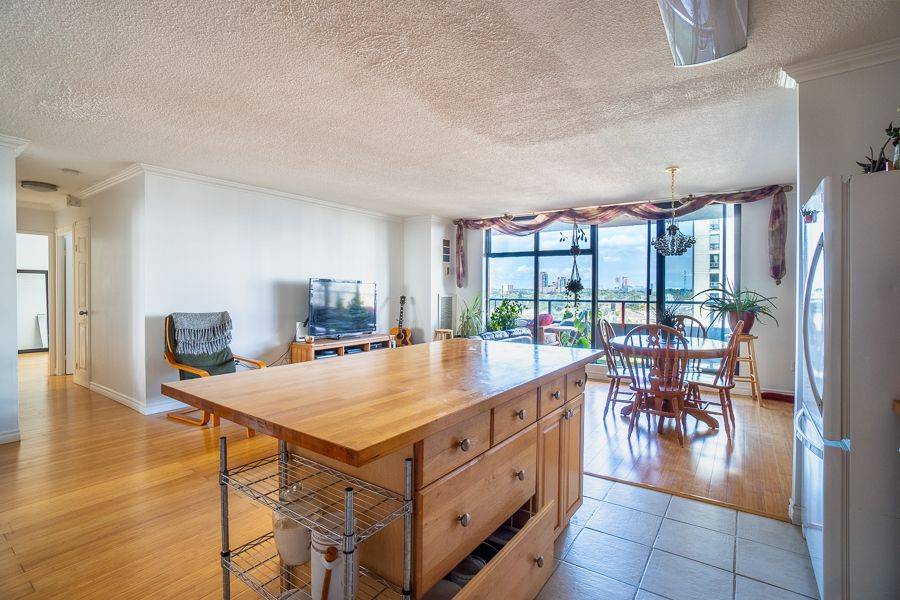Toronto W04, ON M6B 4C6,135 Marlee AVE #1103