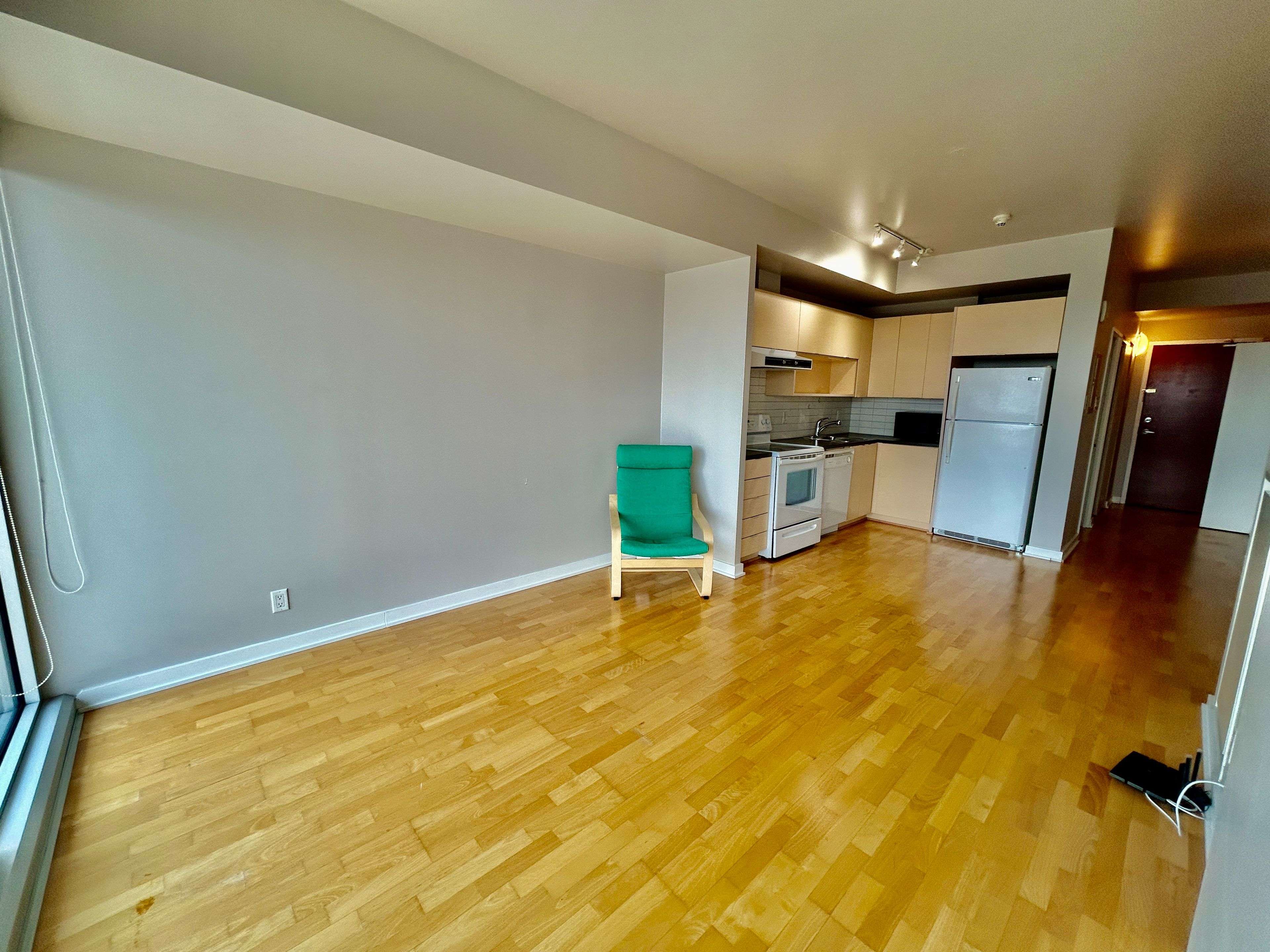 Ottawa Centre, ON K1N 6P6,324 Laurier AVE W #1712