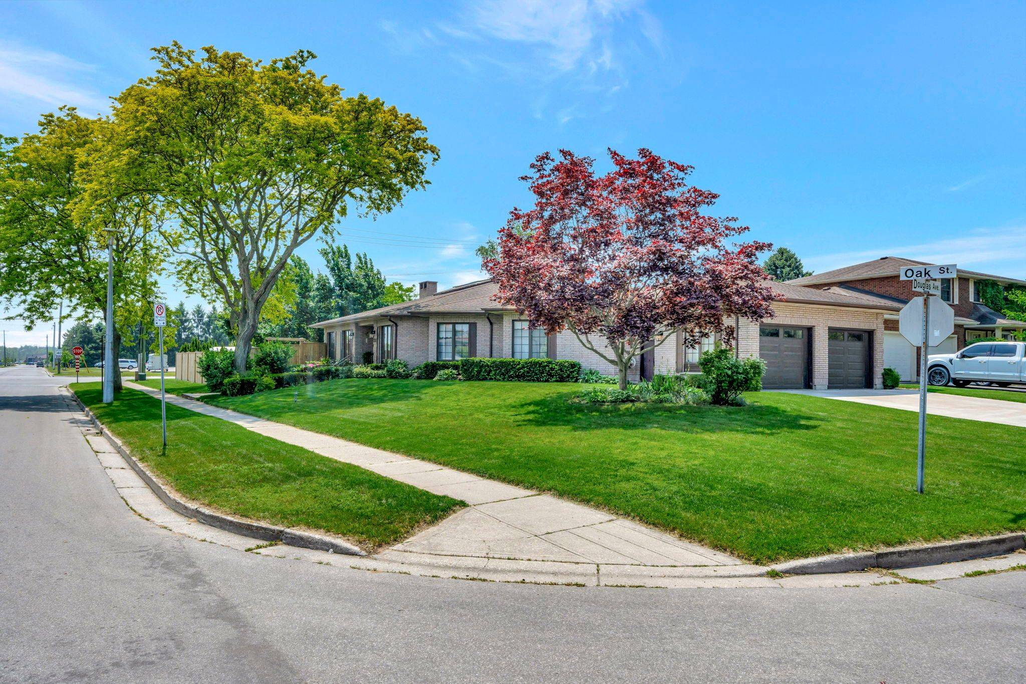 Norfolk, ON N3Y 4S3,132 Oak ST