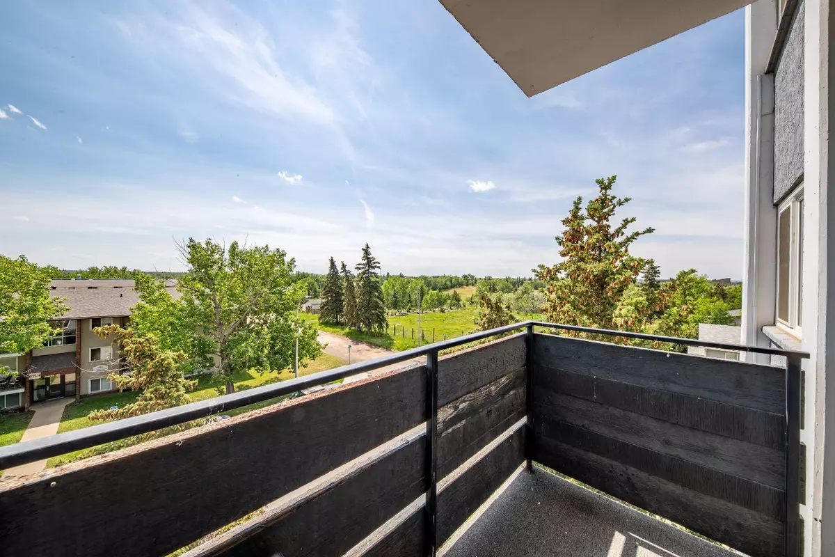 Grande Prairie, AB T8V 5G8,10230 106 AVE #405