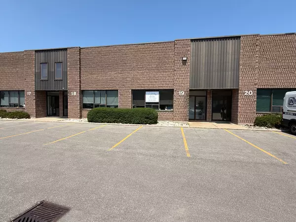 1225 Gorham ST #19, Newmarket, ON L3Y 8Y4