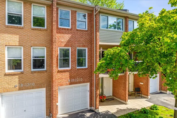 Oakville, ON L6H 2S6,1310 Hampton ST #19