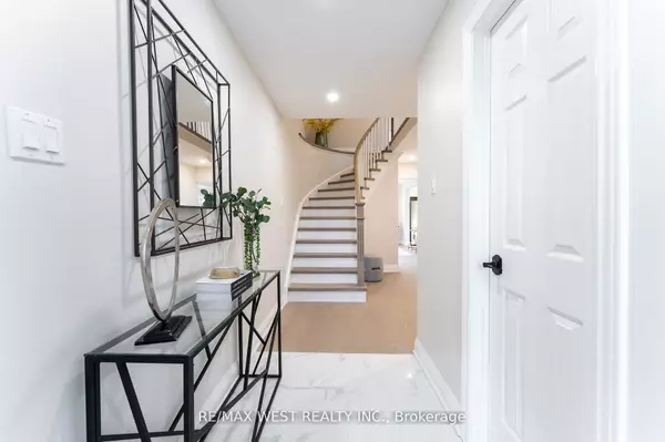 Mississauga, ON L5B 3N4,277 Wallenberg CRES