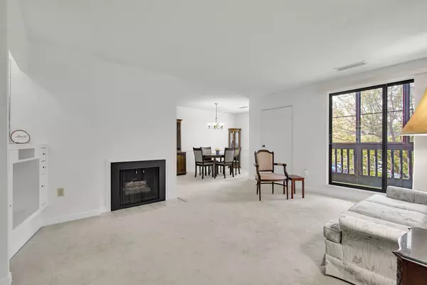 London North, ON N6H 4P8,300 Everglade CRES #213