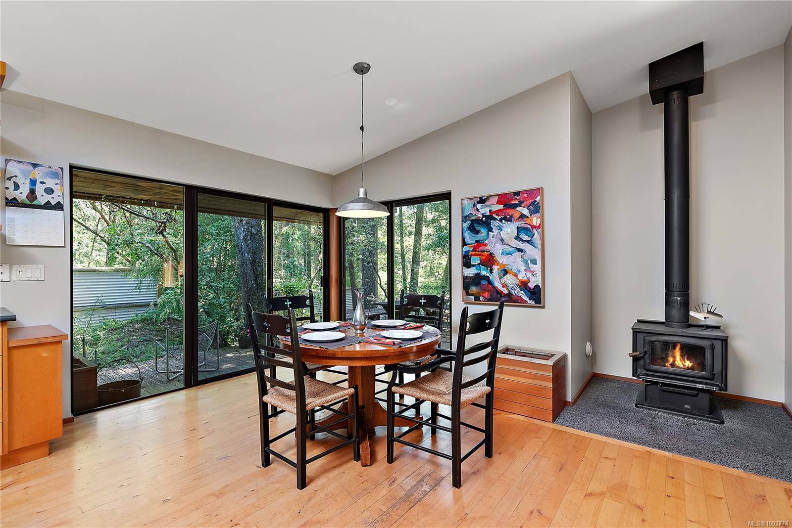 Saanich, BC V9E 2B6,295 Viaduct Ave W