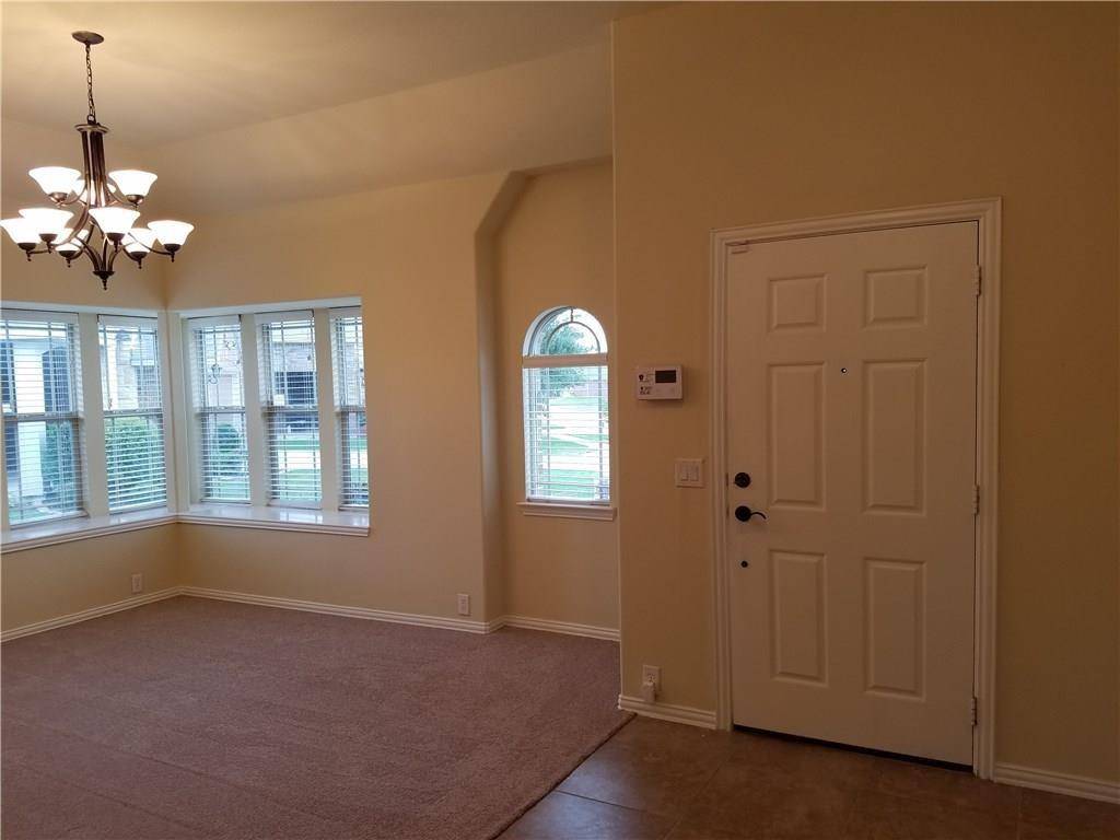 701 Meadowbrook Lane, Mansfield, TX 76063