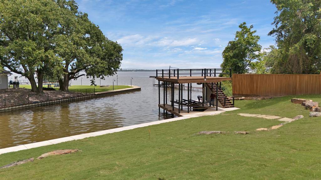 Kemp, TX 75143,1211 Woodcrest Drive