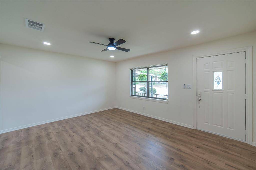 Weatherford, TX 76086,1233 W Ball Street