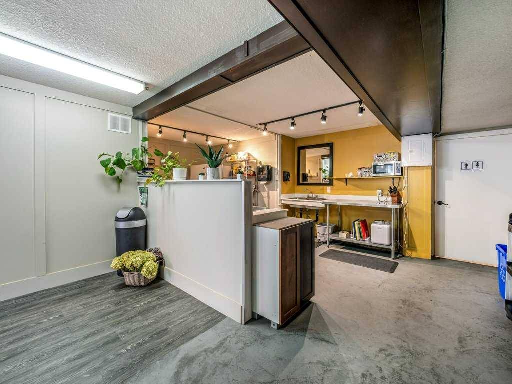 Lethbridge, AB T1H 2K8,235 & 231 12B ST N