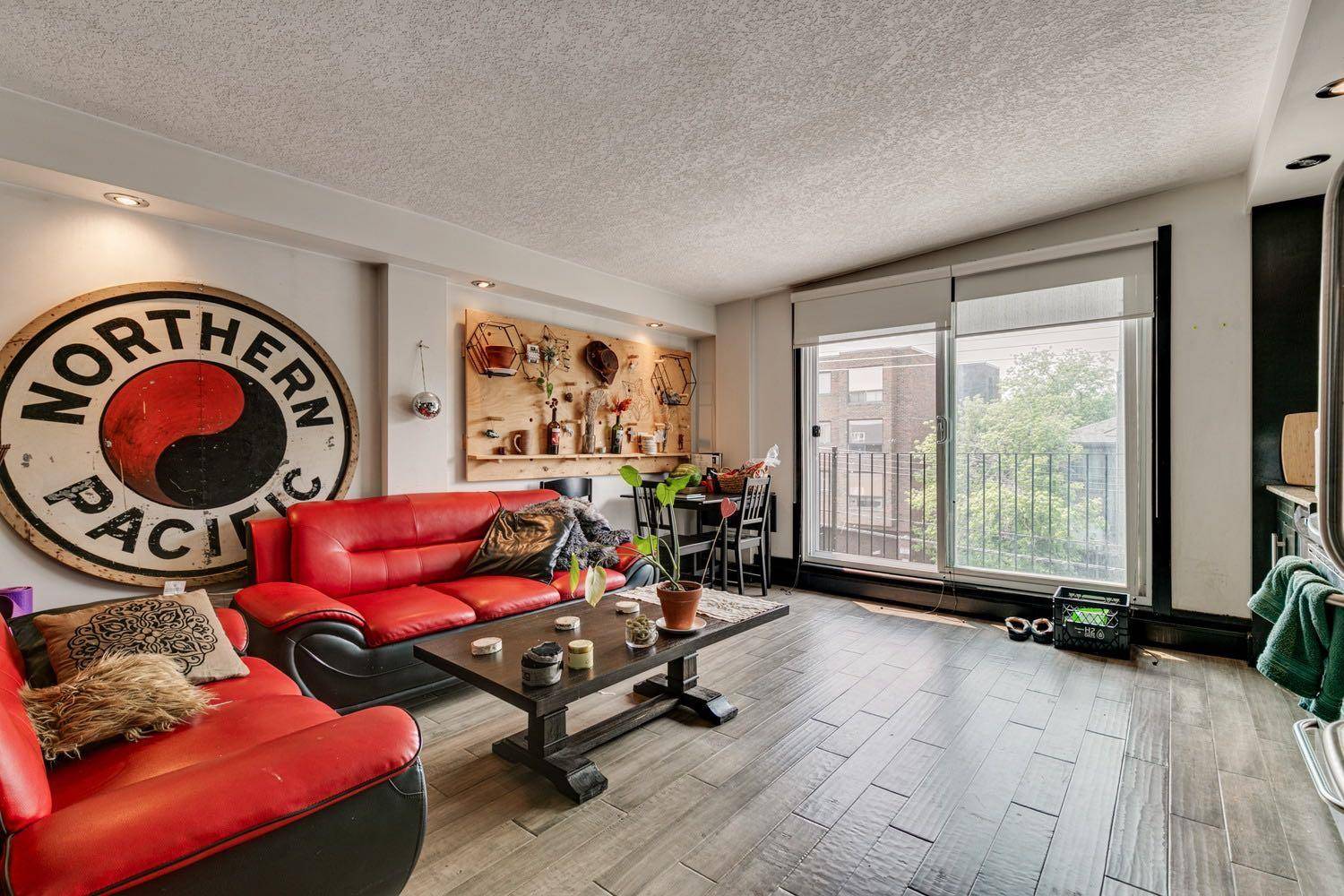 Calgary, AB T2T 4E3,1815 16 ST Southwest #403