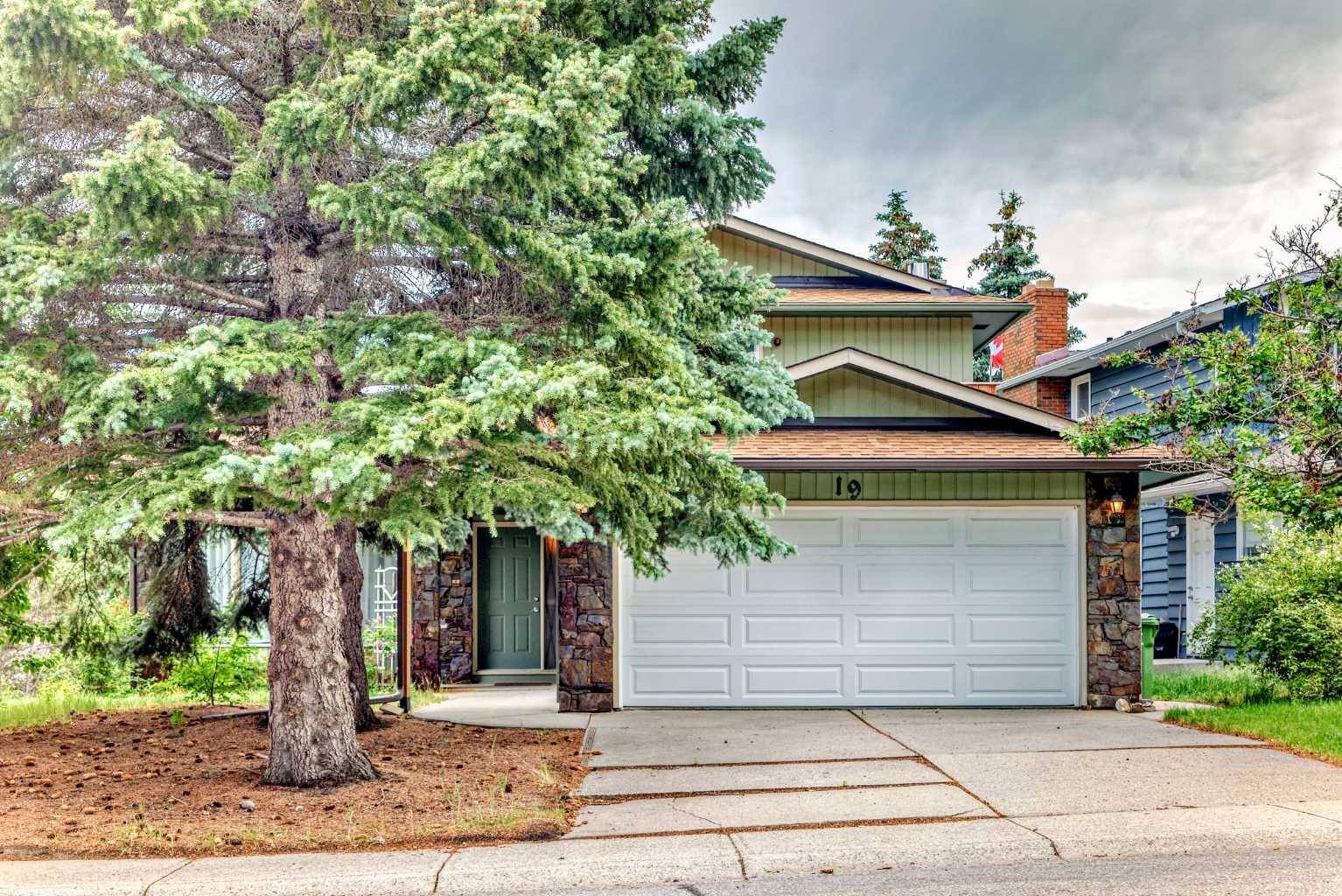 19 Ranch Estates RD Northwest, Calgary, AB T3G 1M5