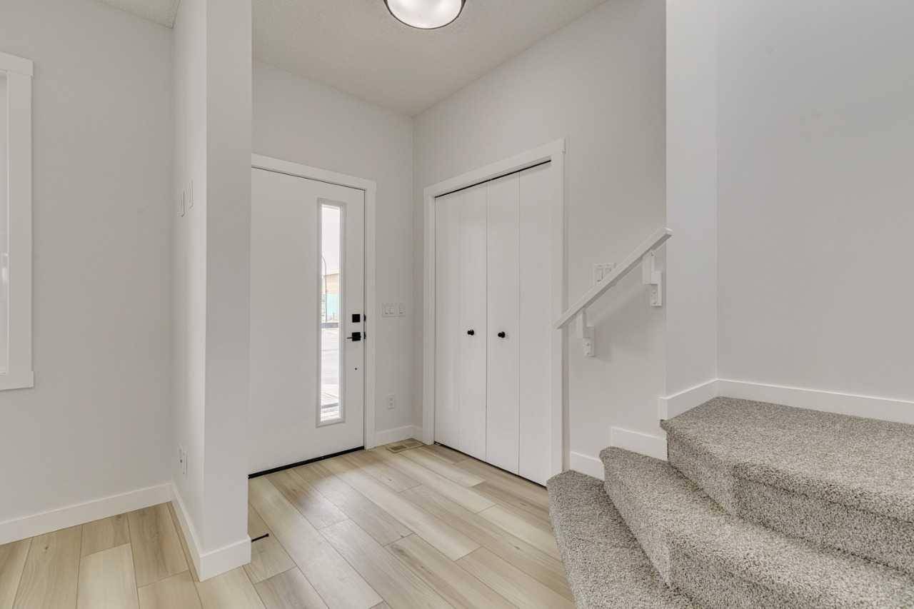 Calgary, AB T2X5R4,806 Wolf Willow BLVD SE