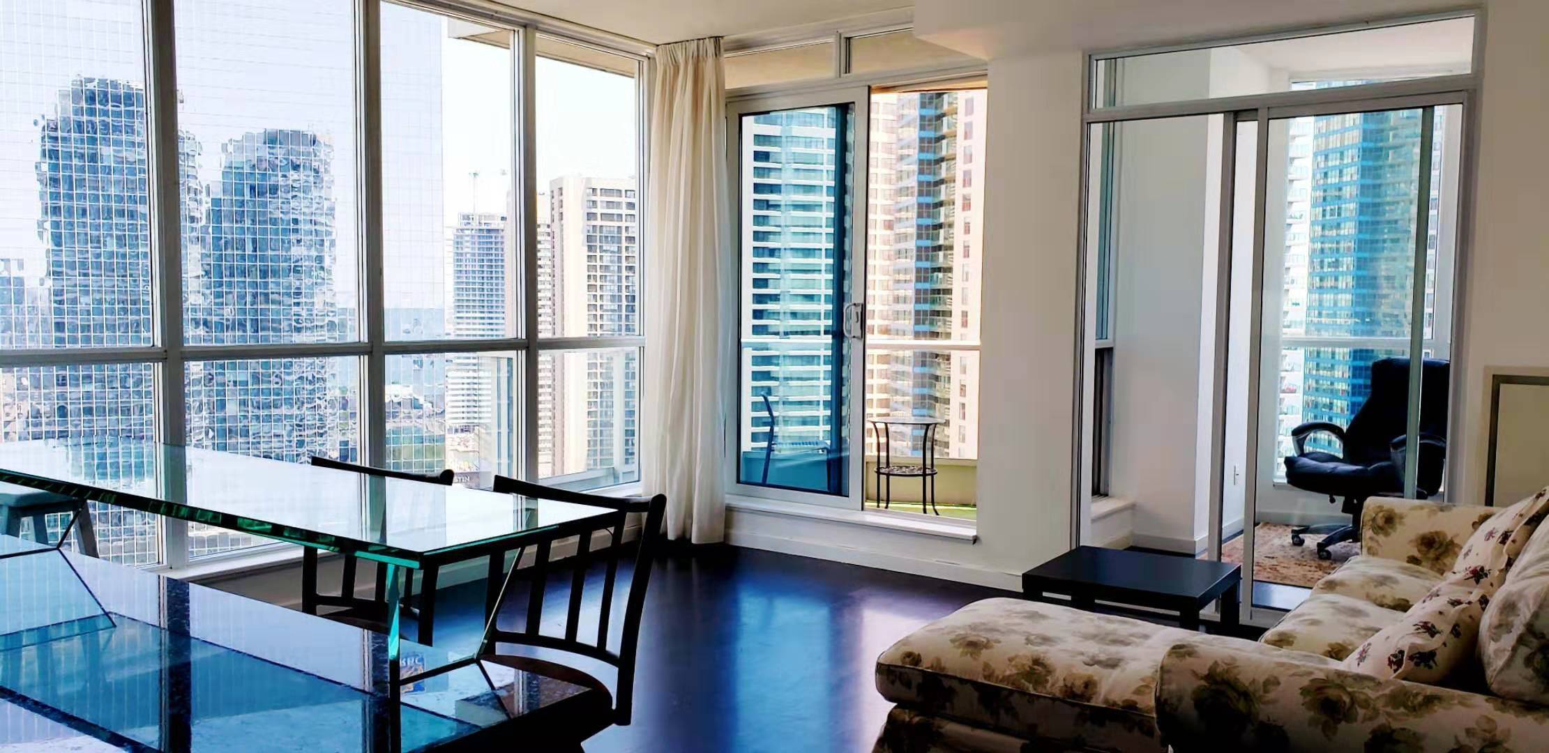 208 Queens Quay W #2602, Toronto C01, ON M5J 2Y5