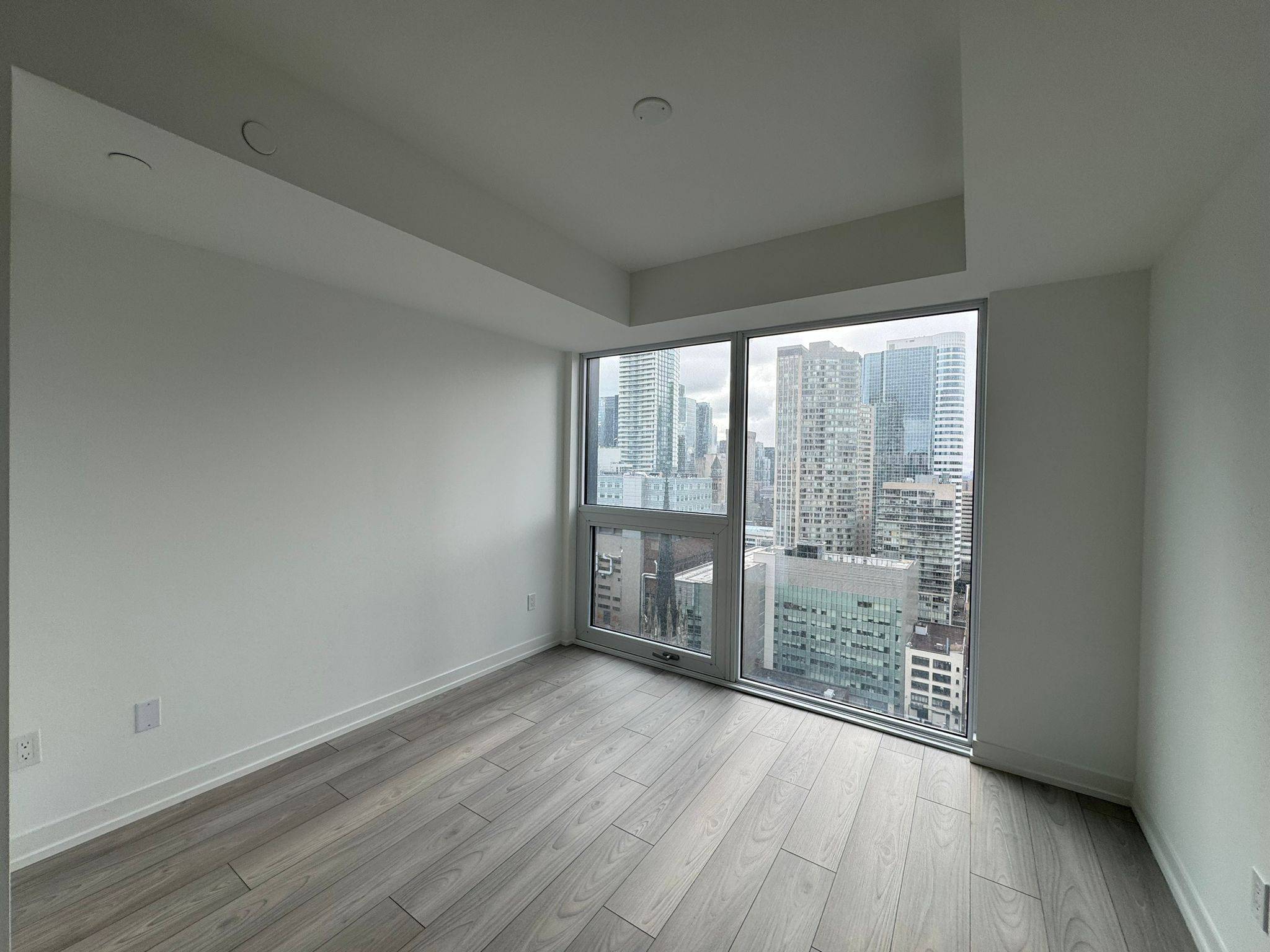 Toronto C08, ON M5B 0C5,82 Dalhousie ST #2808