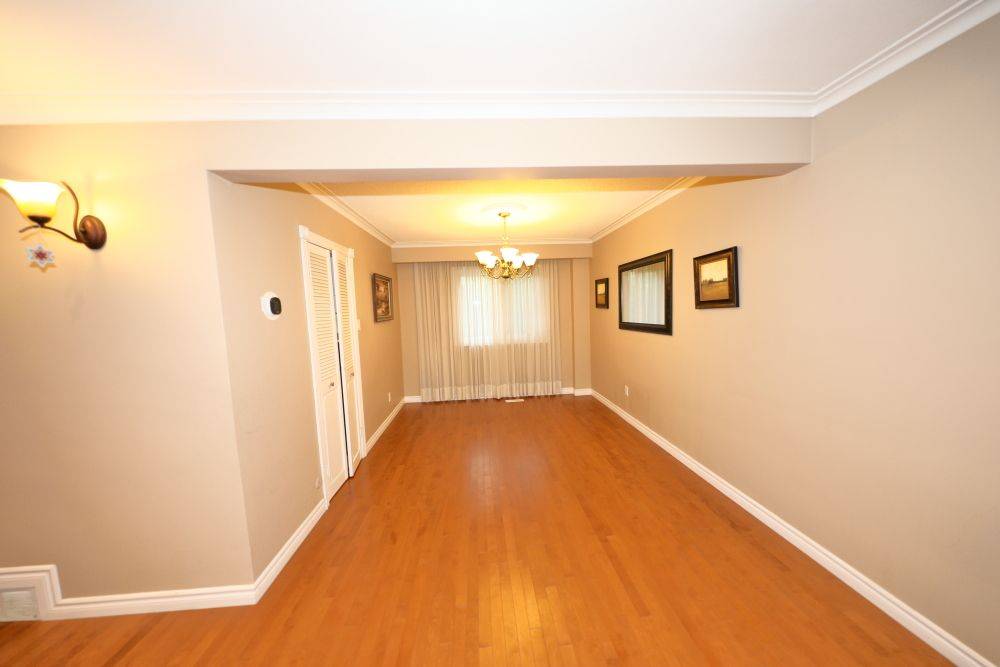 Toronto C15, ON M2K 2L3,39 Unicorn AVE