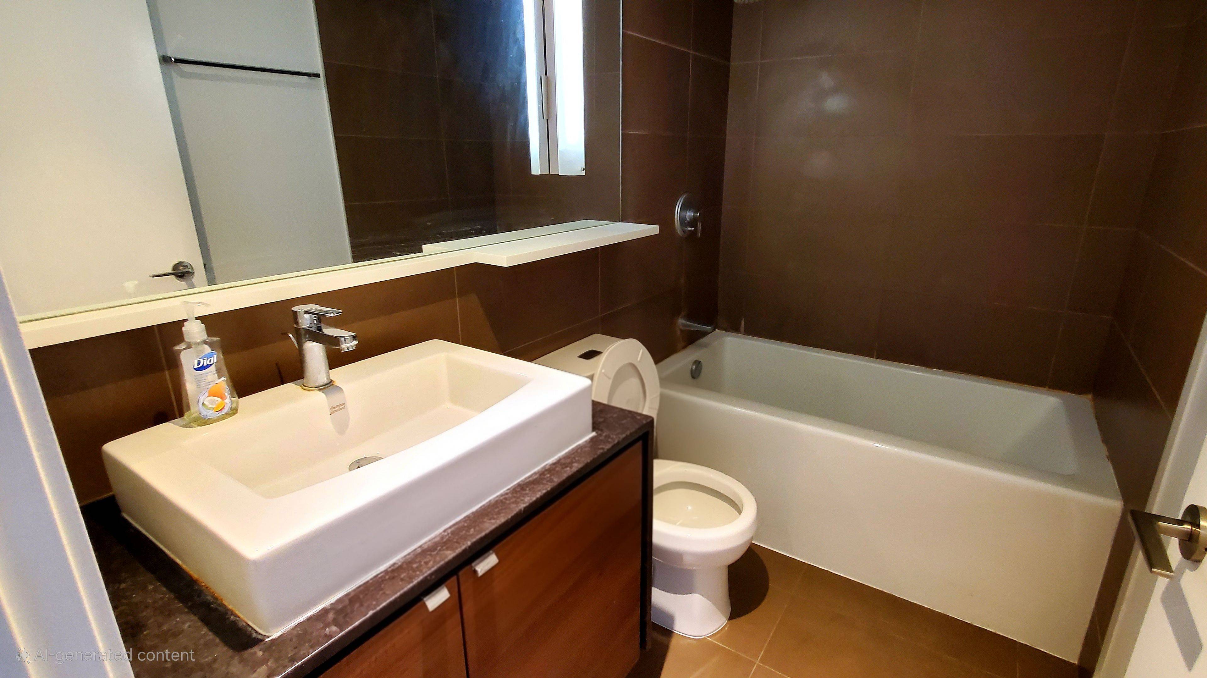 Toronto C15, ON M2K 0C2,121 Mcmahon DR #811