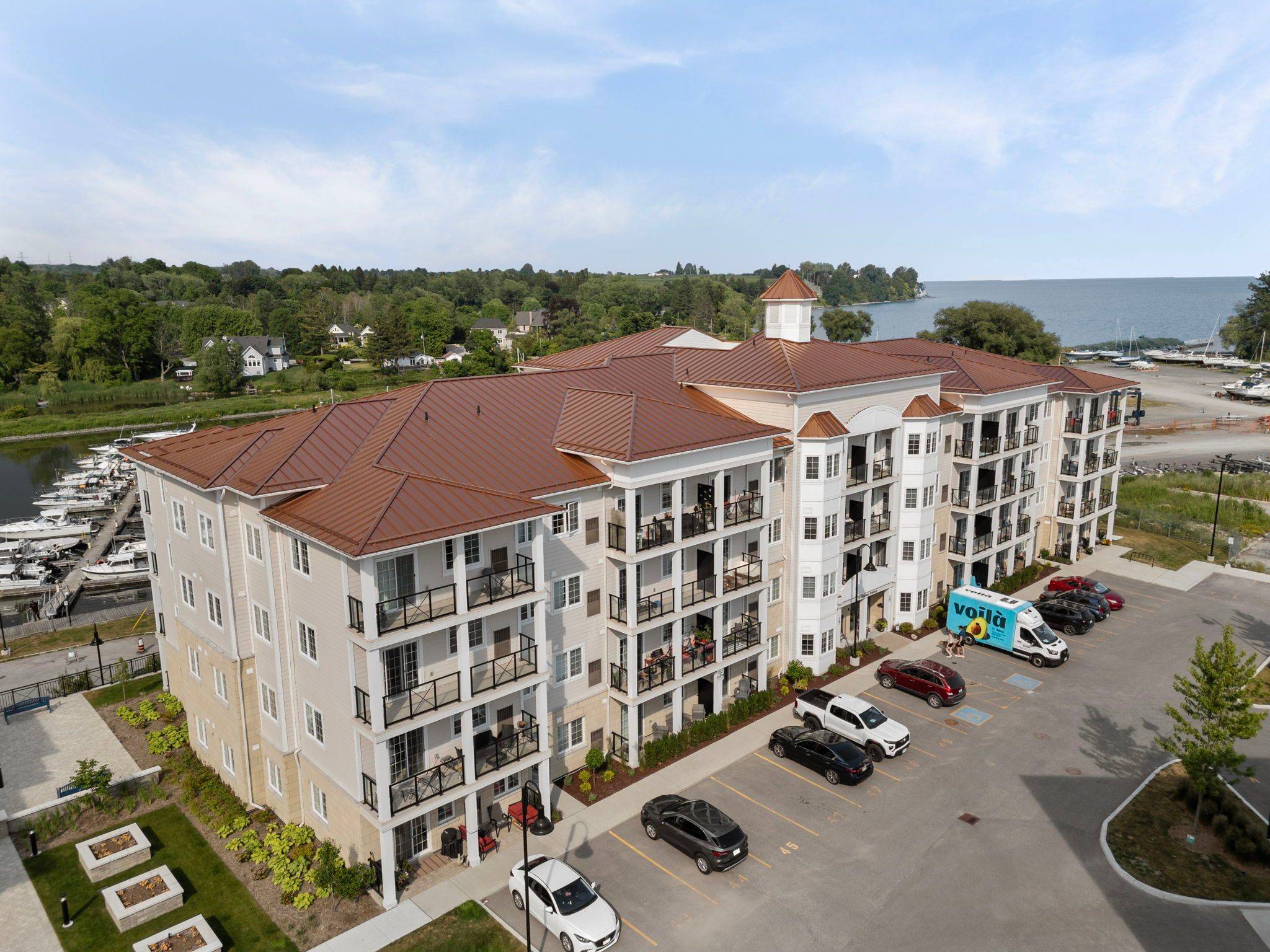 Clarington, ON L1B 0B6,70 Shipway AVE #414