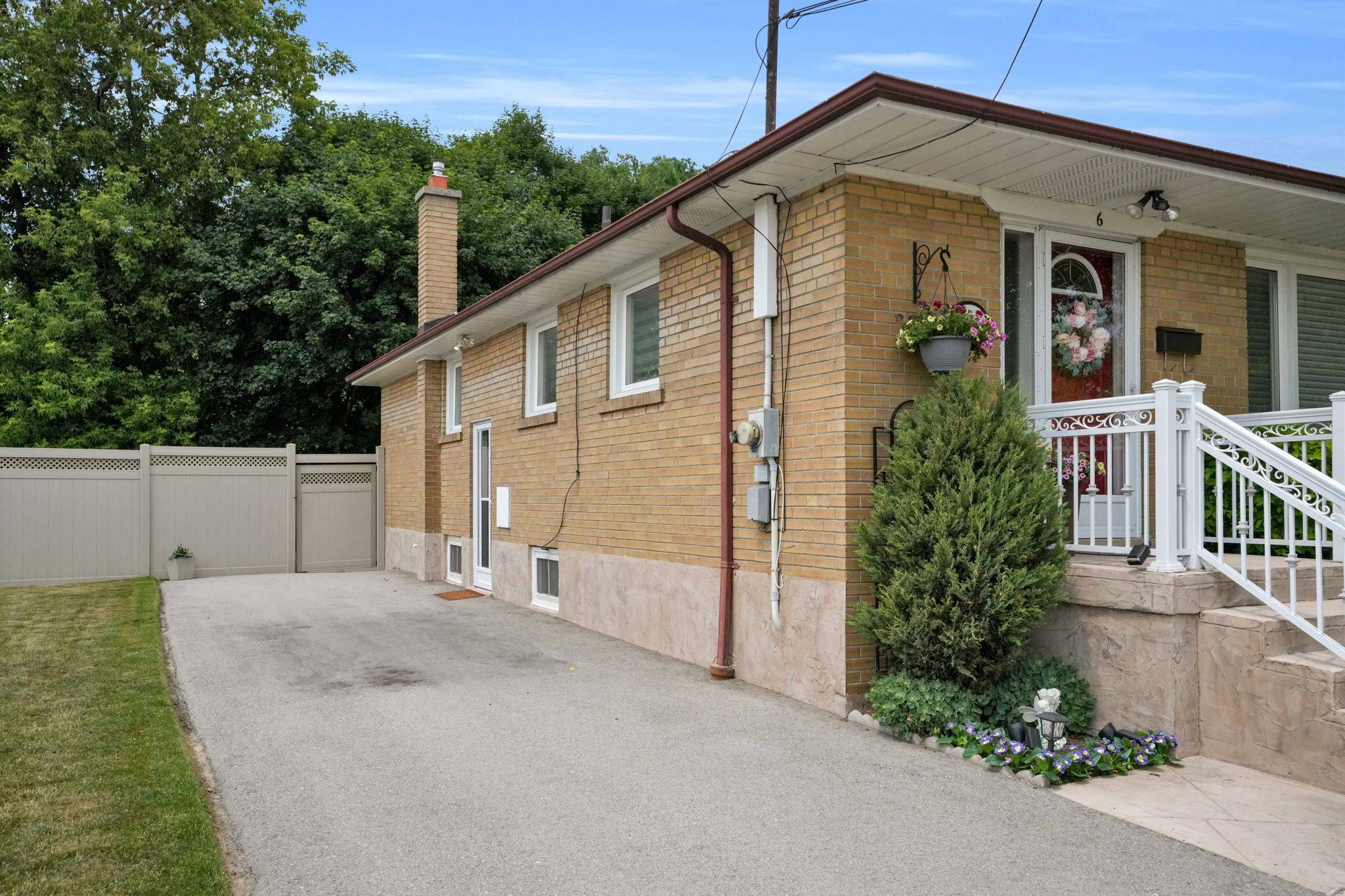 Toronto E09, ON M1J 1P7,6 Paloma PL