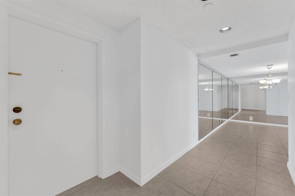 Boca Raton, FL 33433,5951 Wellesley Park Dr #705