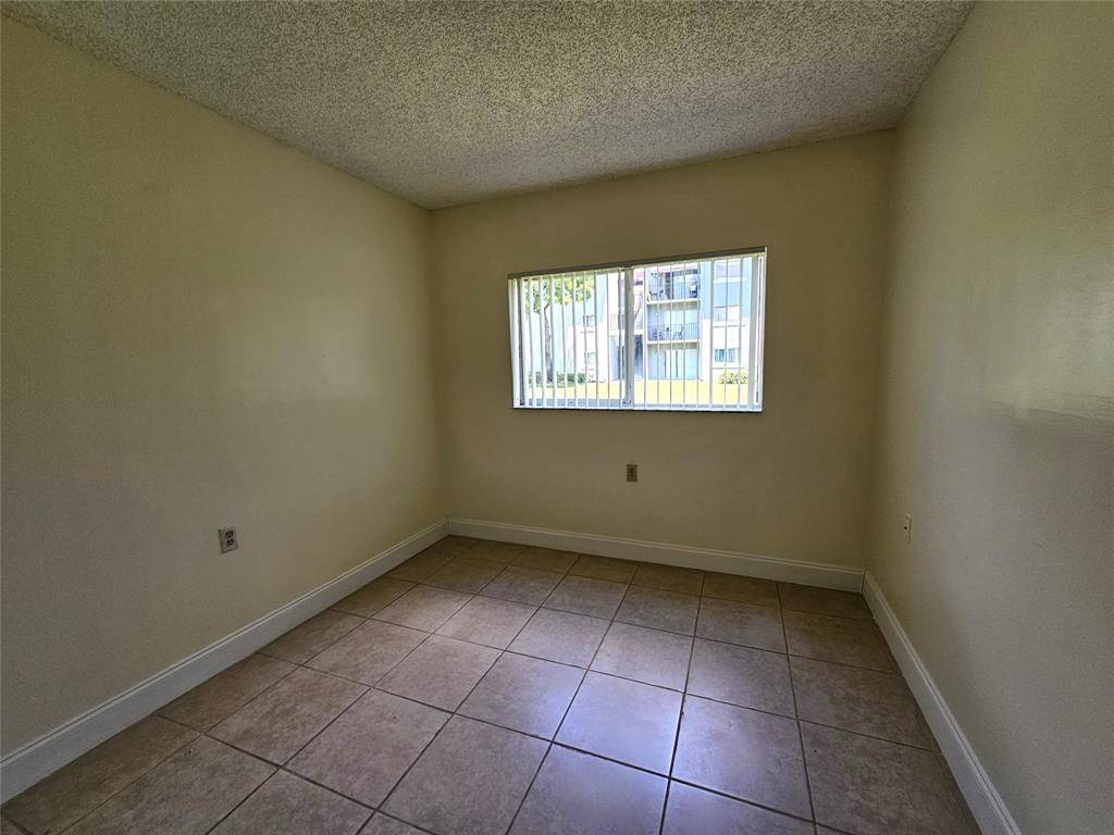 West Palm Beach, FL 33411,1215 N Benoist Farms Rd #103