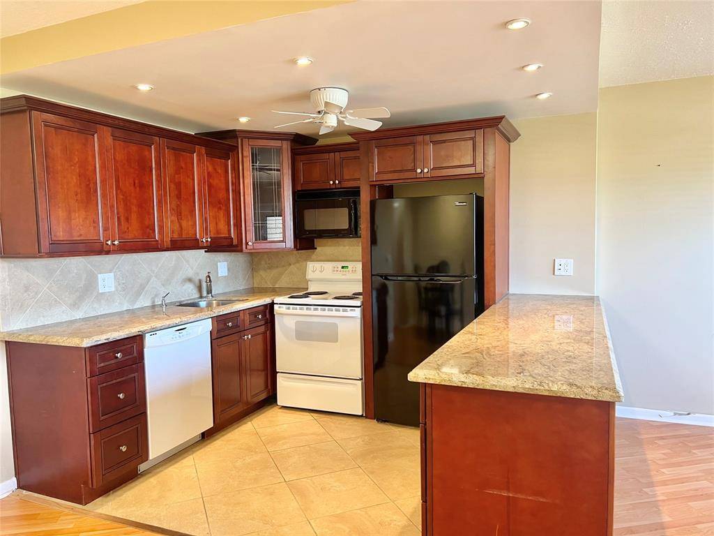 Deerfield Beach, FL 33442,466 Grantham E #466
