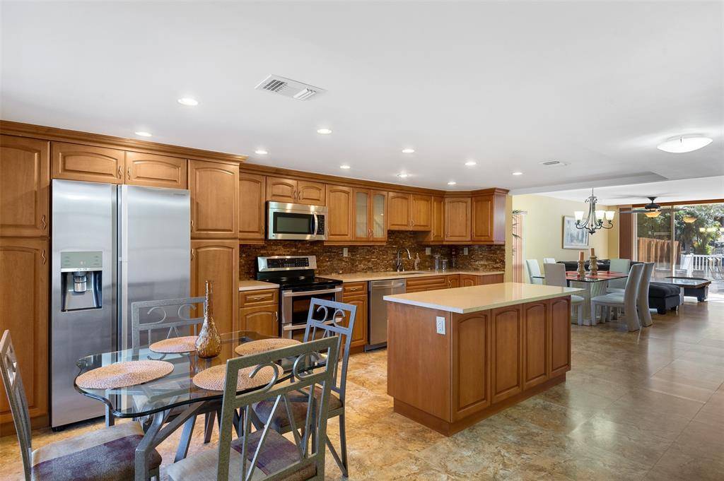 Hallandale Beach, FL 33009,822 NE 25th Ave #822