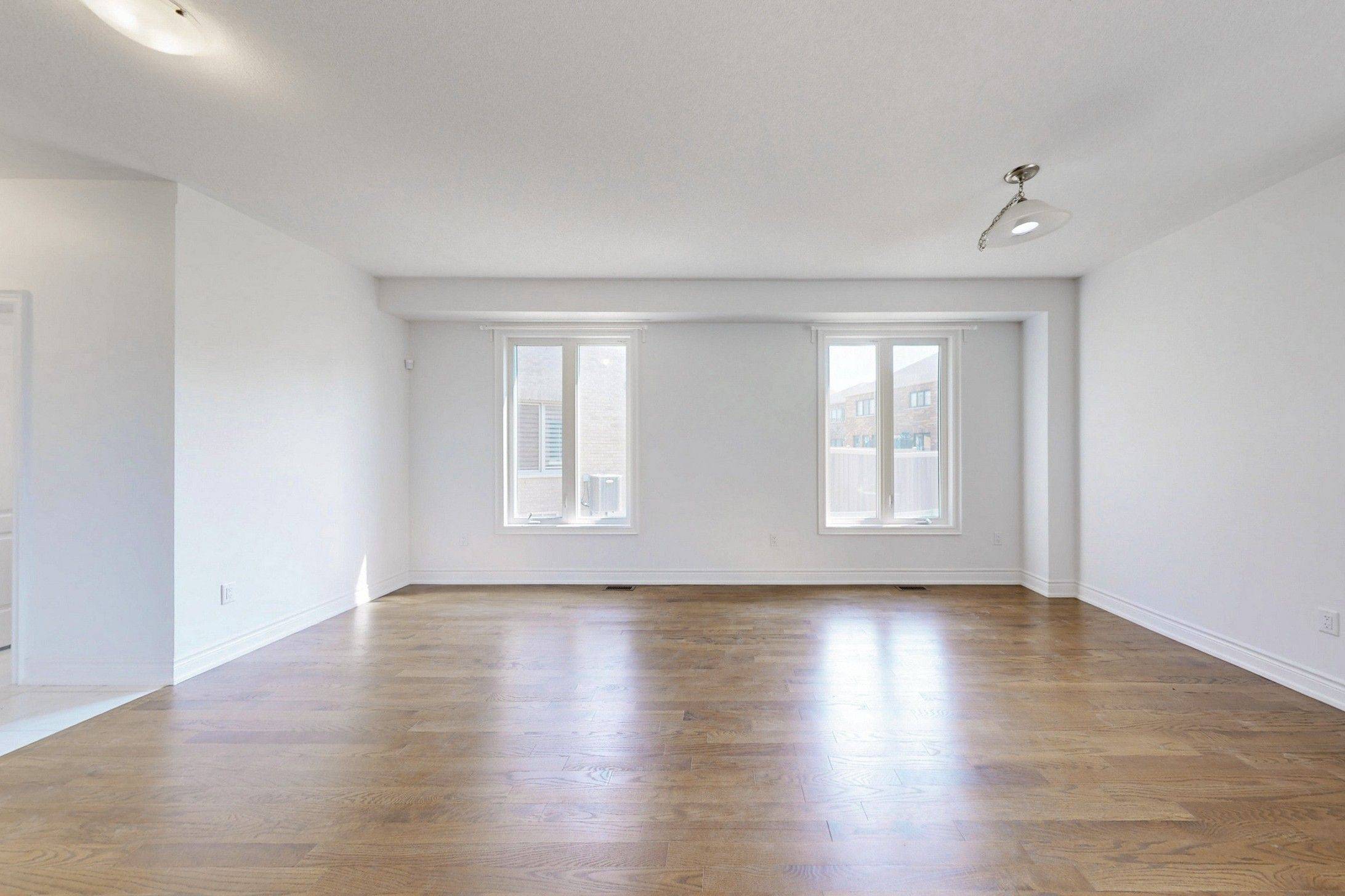 East Gwillimbury, ON L9N 0T3,78 Telsa CRES