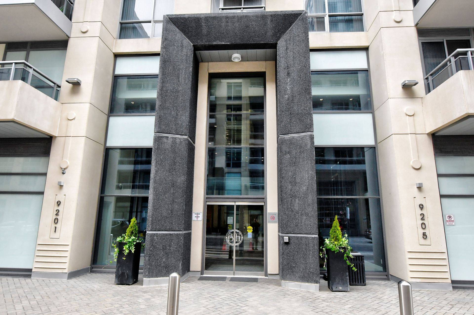 Richmond Hill, ON L4C 1V5,9205 yonge ST #1013 NE