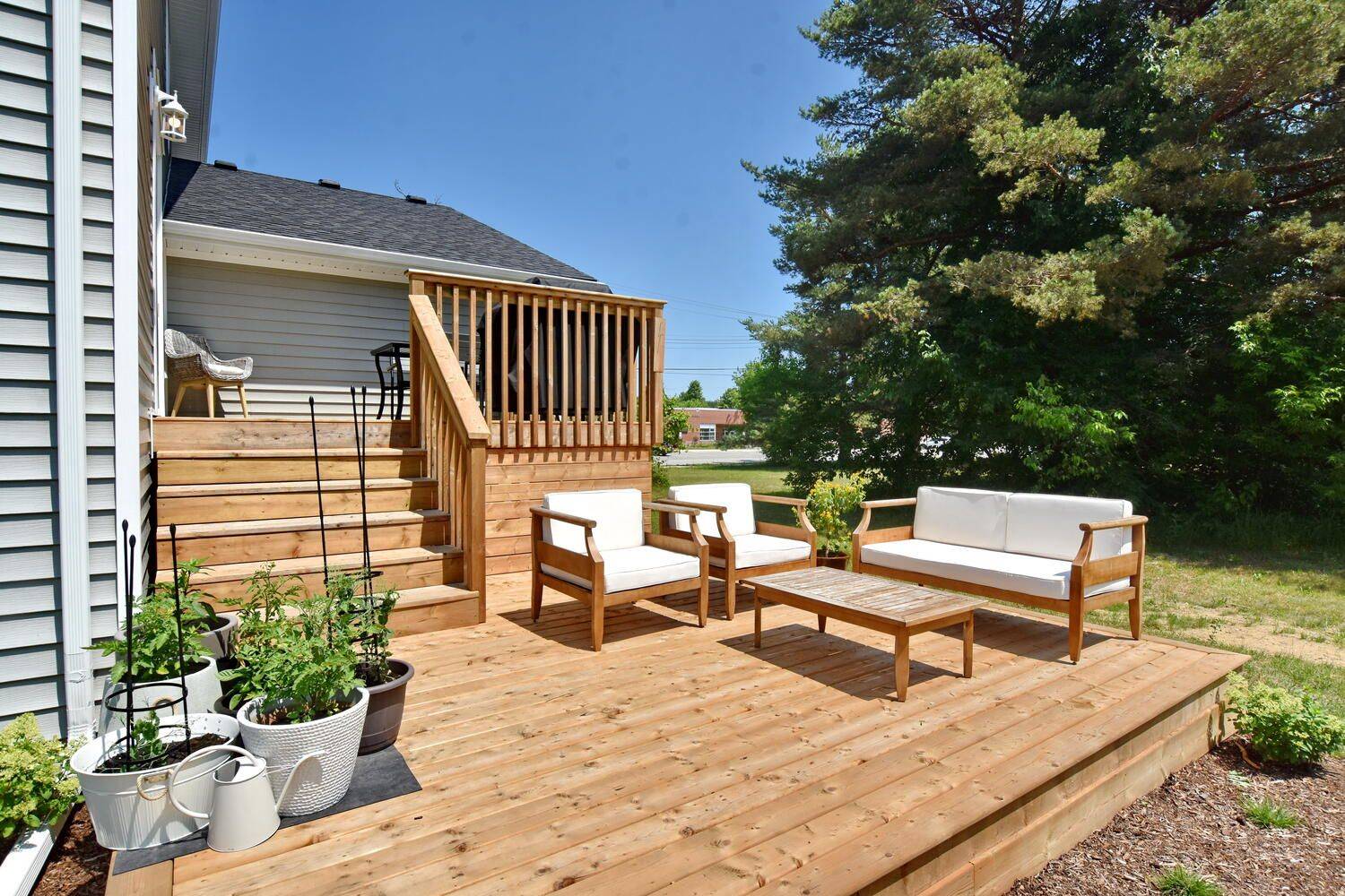 Clearview, ON L0M 1S0,11 LOCKE AVE