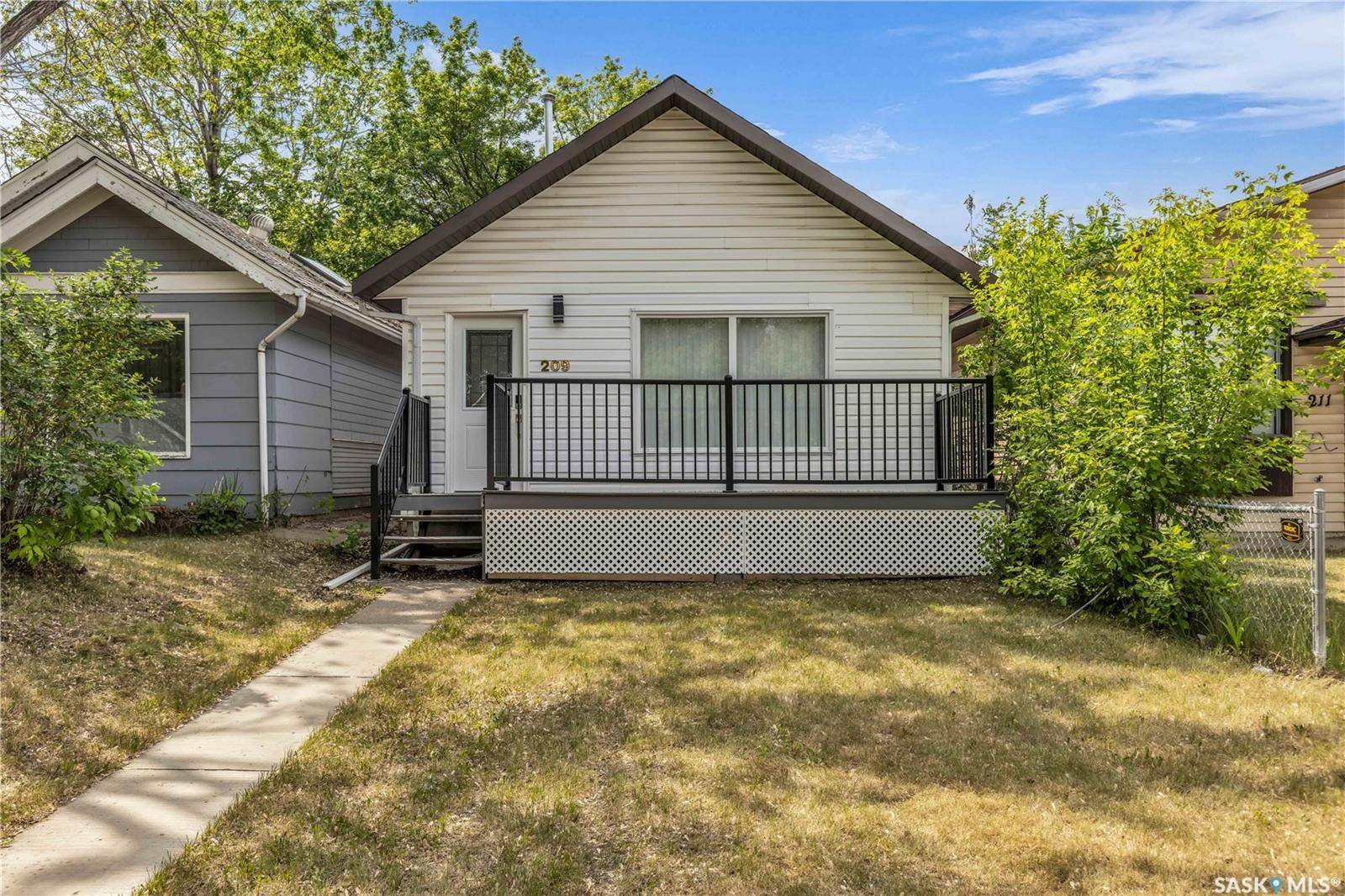 209 L AVENUE N, Saskatoon, SK S7L 2P3
